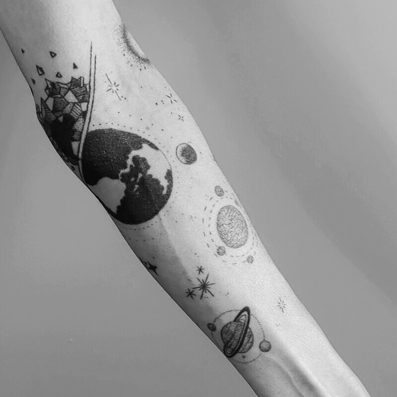 tatouage handpoke paume main soleil cicatrisation